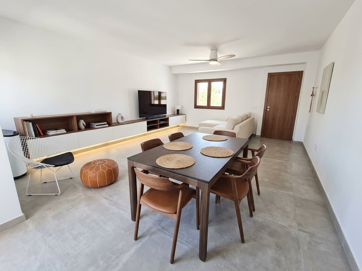 Amplio Piso de 117 m² con 3 Dormitorios y Balcón en Fuente Olletas – Málaga Centro